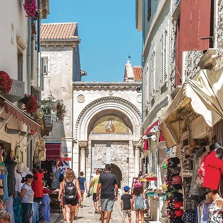 Appartamento 3 Bedroom Gorgeous In Porec