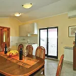 Apartamento 3 Bedroom Gorgeous In *