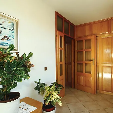 3 Bedroom Nice Apartment In Porec Lejlighed *