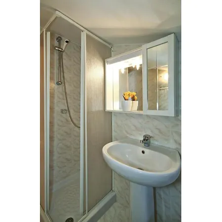 Lejlighed 3 Bedroom Nice Apartment In Porec