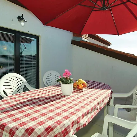 3 Bedroom Nice Apartment In Porec