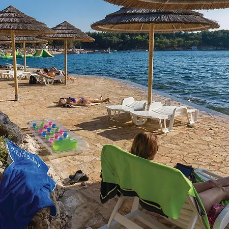3 Bedroom Nice Apartment In Porec *