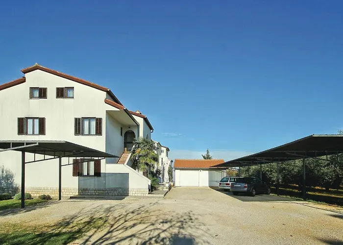 3 Bedroom Gorgeous In * 波雷奇